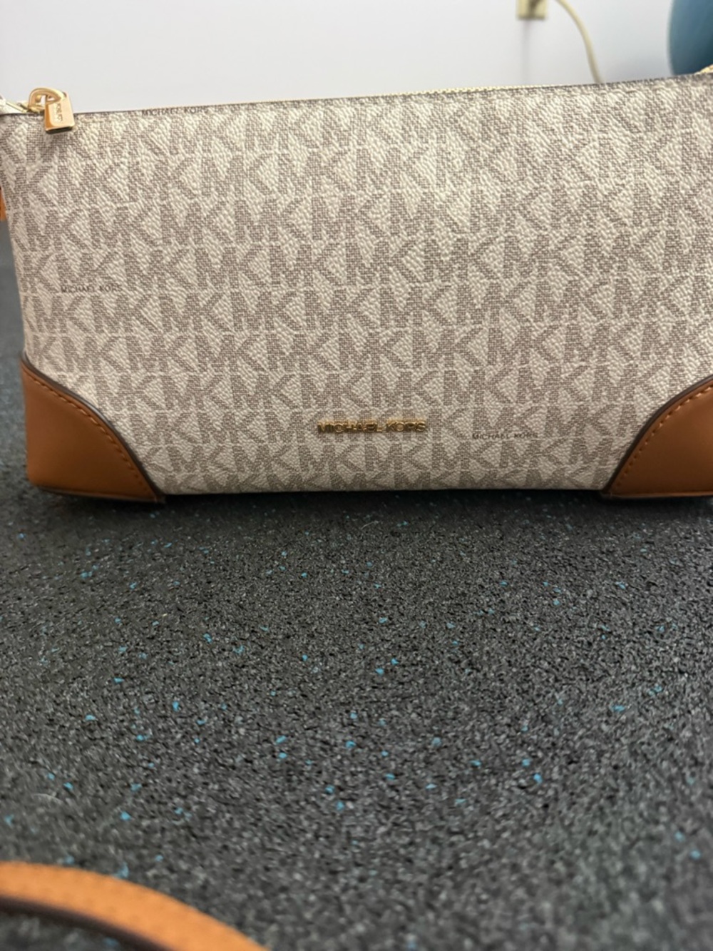 Michael Kors Murphy Vanilla Monogram Crossbody - NWT - Gold Hardware